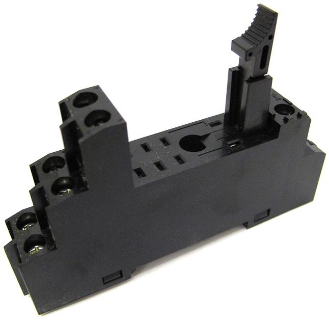 Eaton D4PA2 Socket, 8 Blade, Screw & Clamp Terminals, IP20 Eaton D4PA2